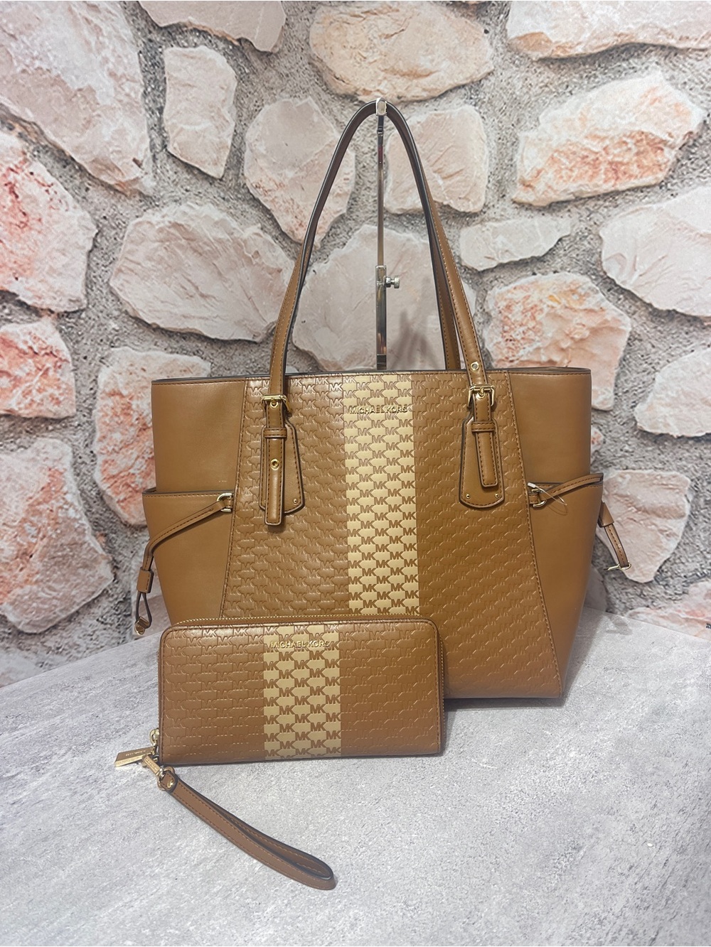 Michael Kors Voyager Center Stripe Tote & Matching Wallet Camel/Luggage Tan